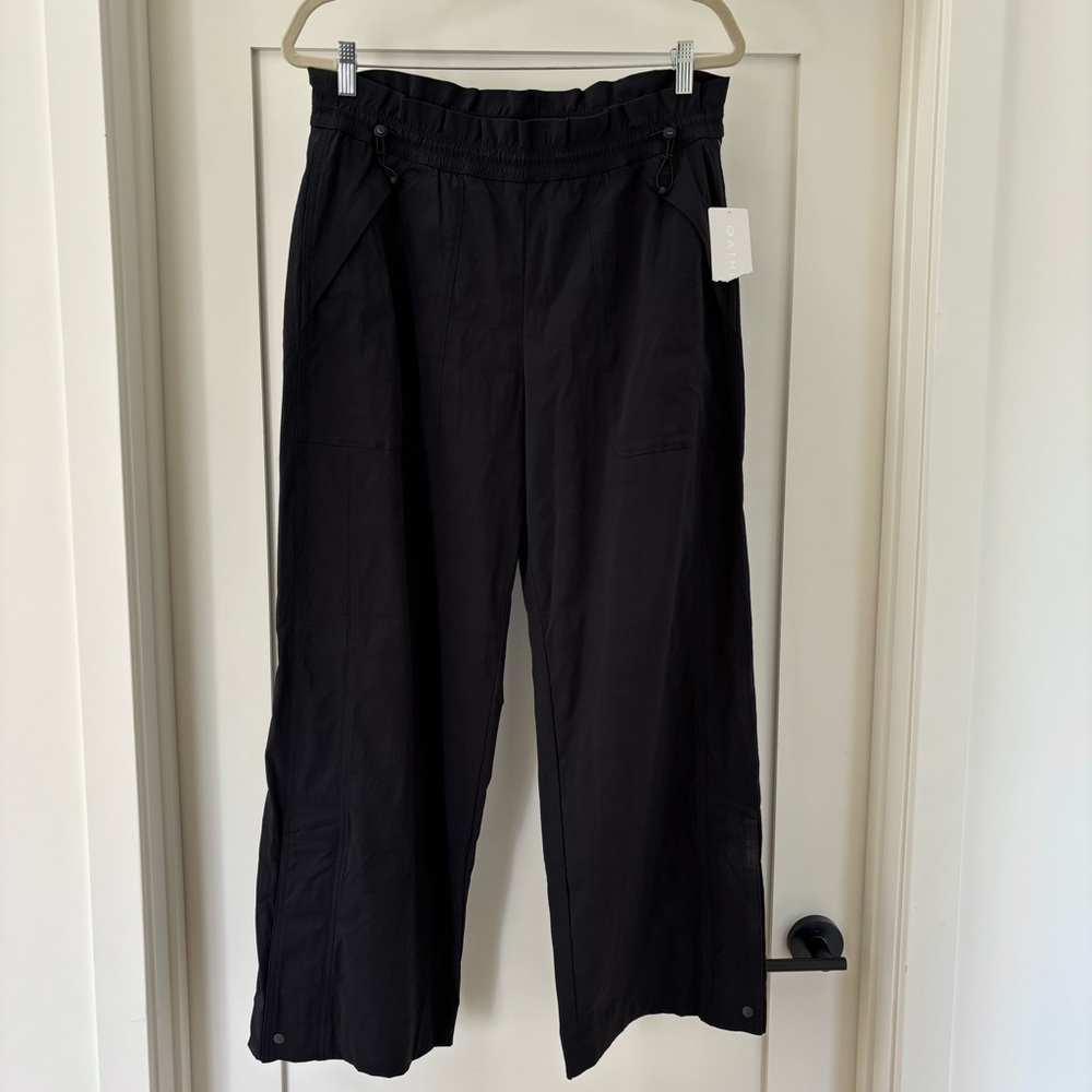NWT Athleta Trekkie Parachute Pant Black Petite Large - Picture 2 of 6